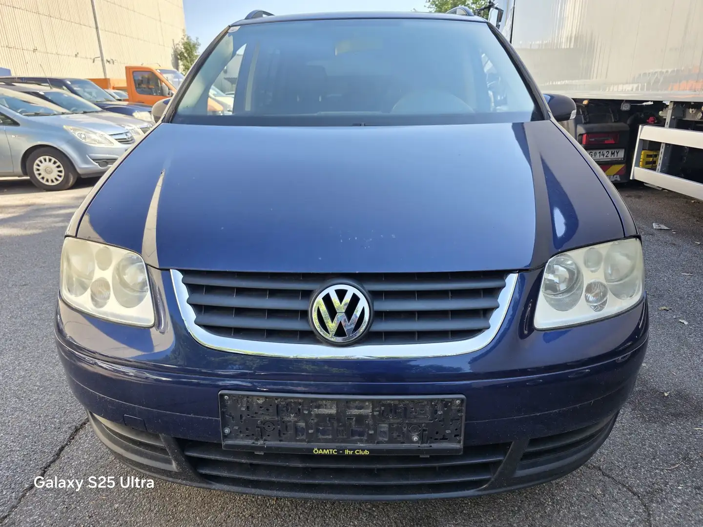 Volkswagen Touran 1.9 TDI Conceptline Blau - 1