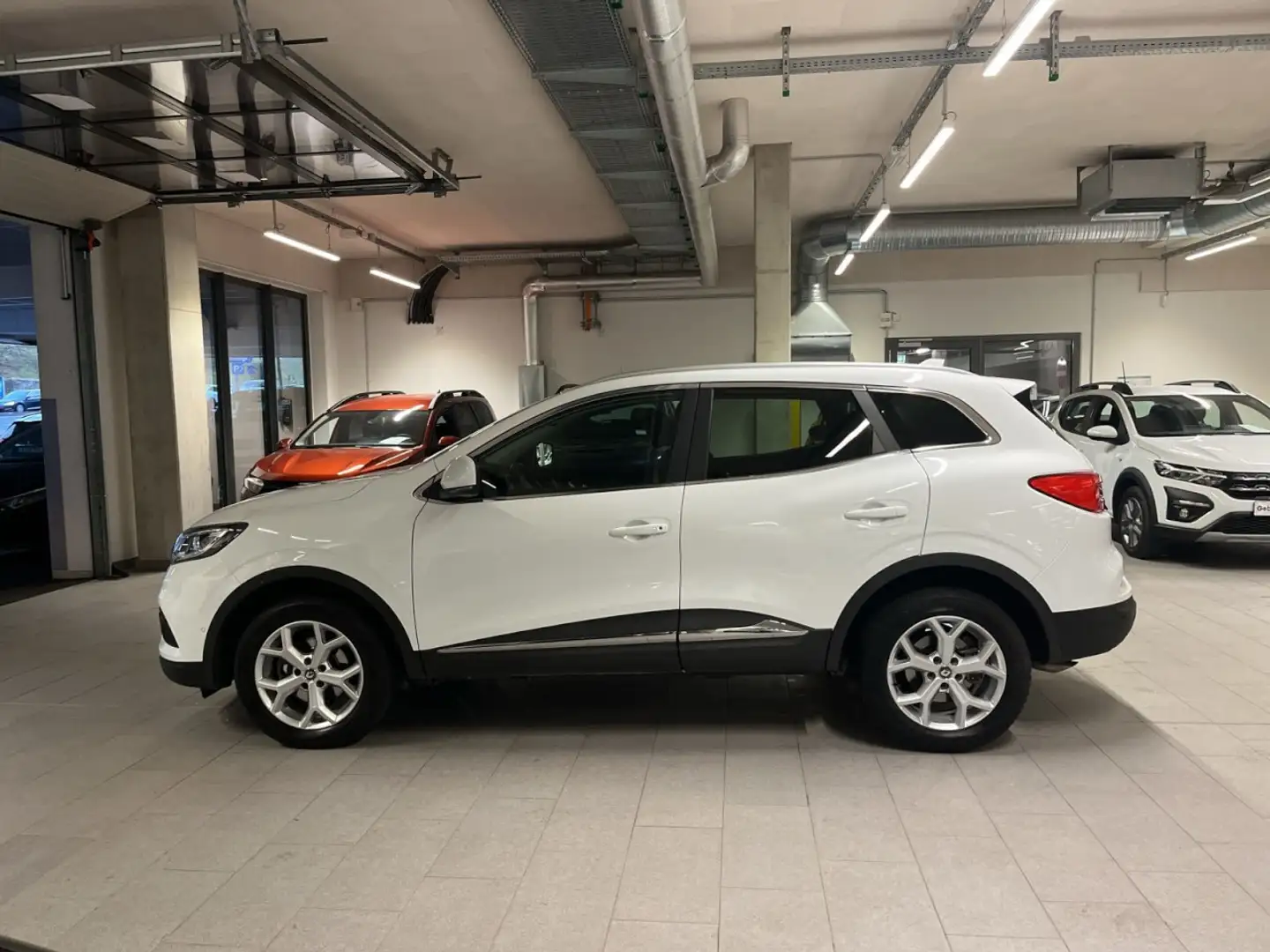 Renault Kadjar Zen Klima Einparkhilfe Sitzheizung Fenster el. Weiß - 2