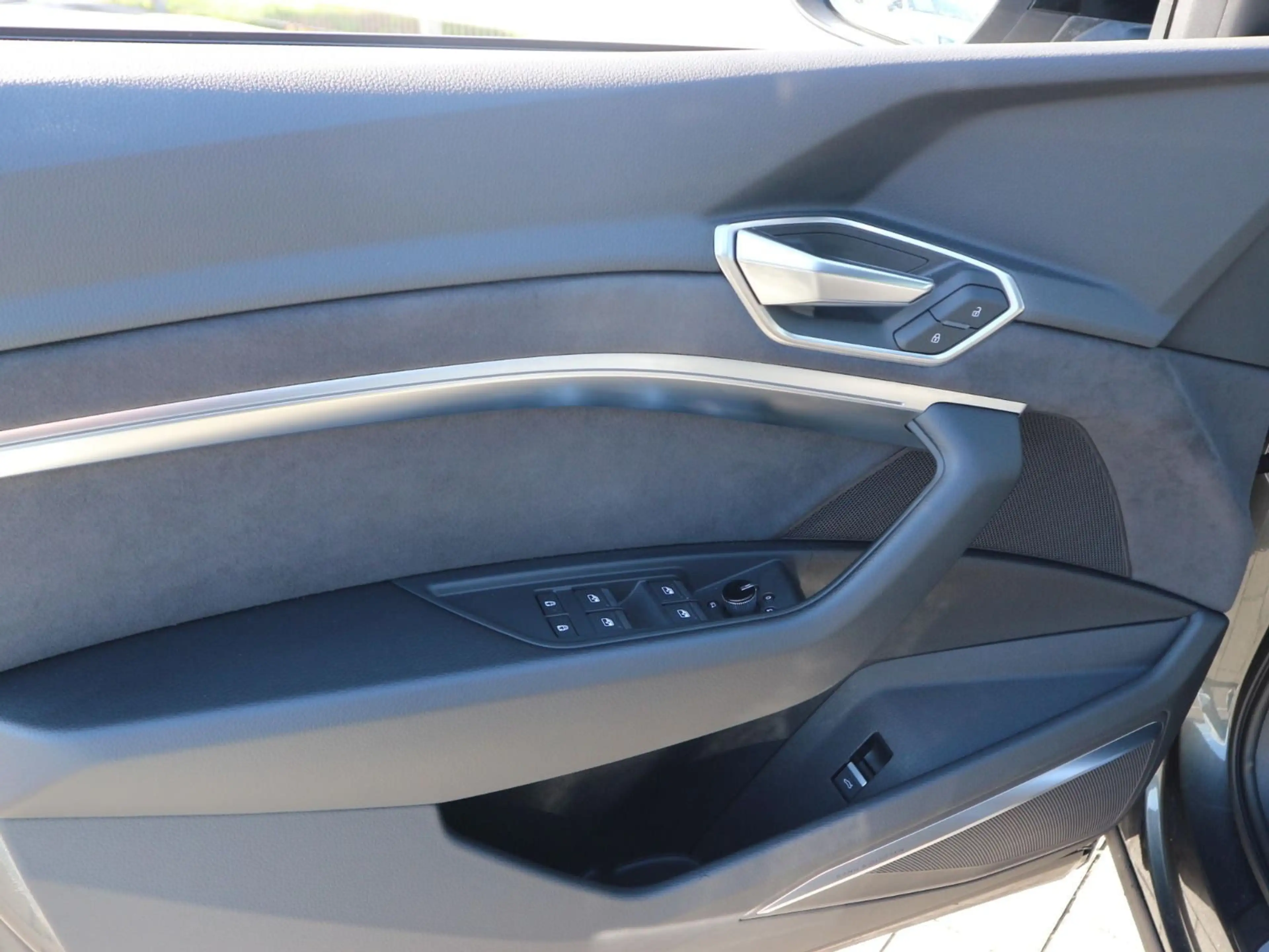 Audi Q8 e-tron S line 50 quattro ACC*AHK — photo 14