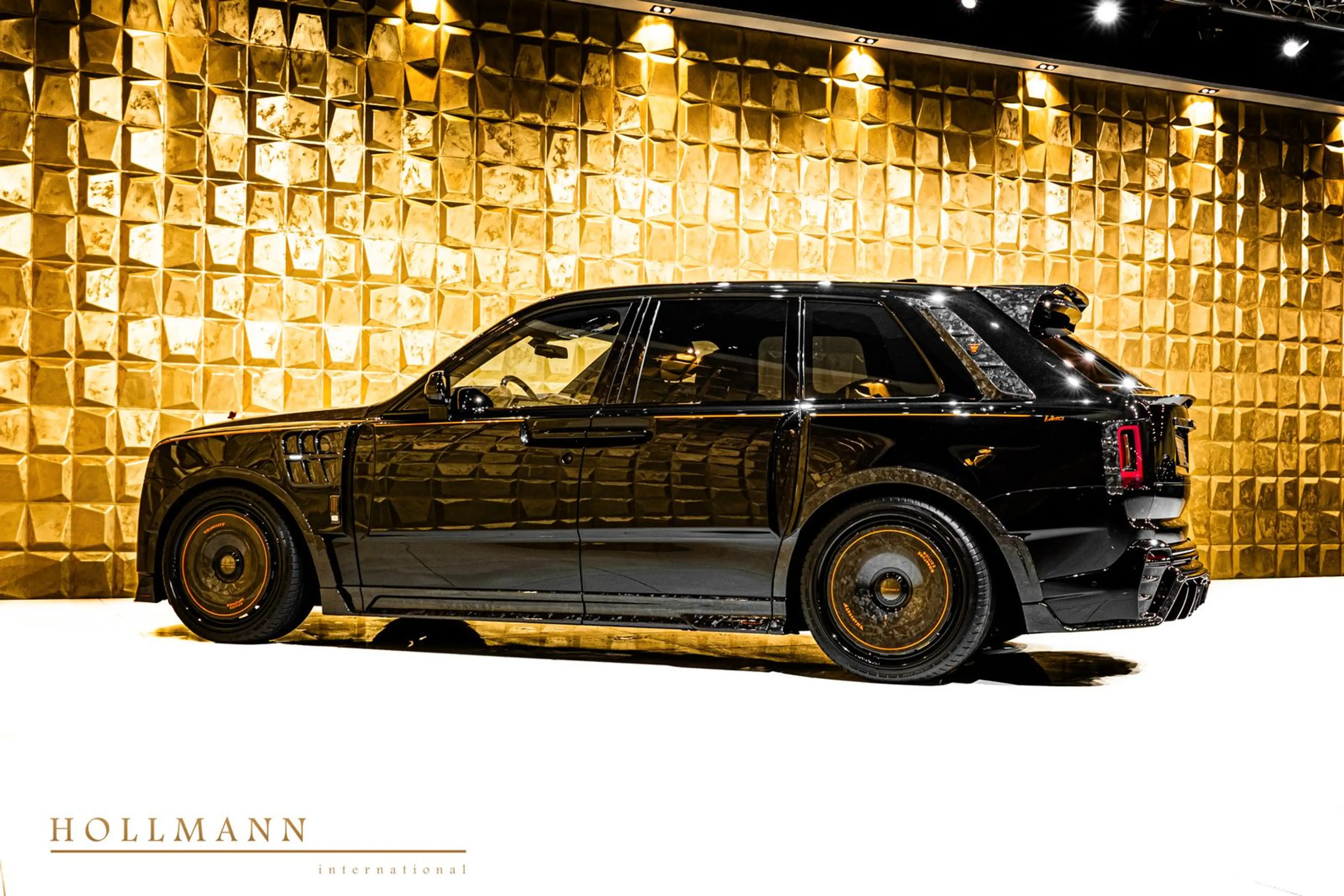 Rolls-Royce Cullinan SERIES II by MANSORY EMPEROR SIGNATURE — photo 11