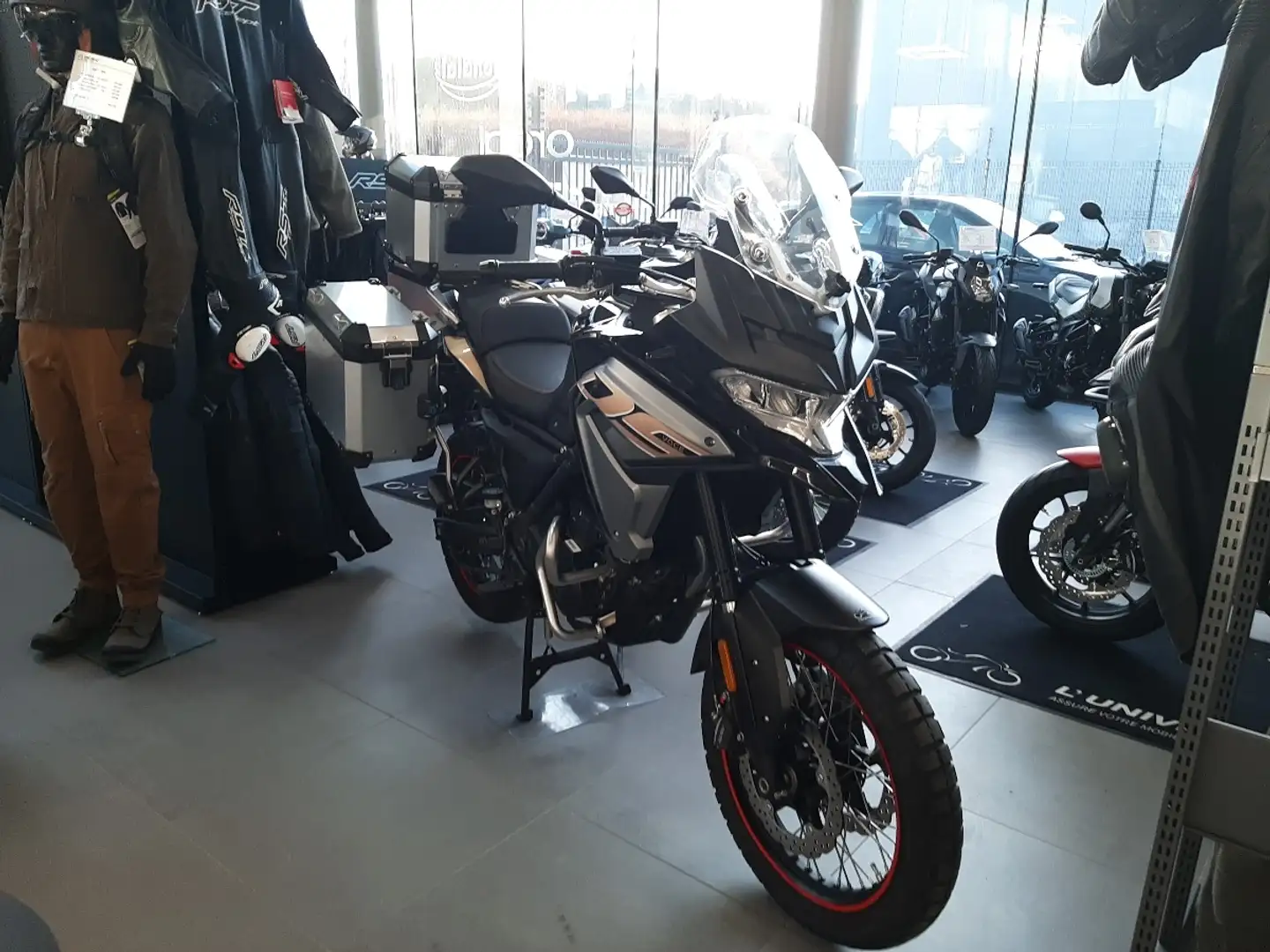 Voge 650DSX MOTO Siyah - 1