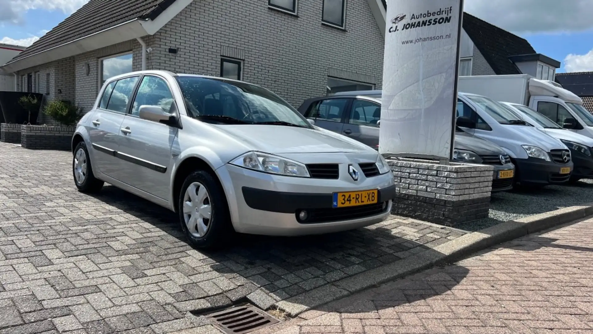 Renault Megane 1.4 16V Tech Road Gris - 1
