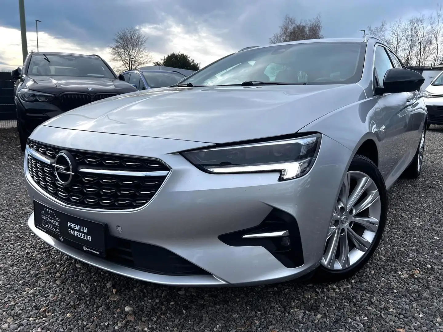 Opel Insignia INSIGNIA B ST BUSINESS ELEGANCE-VOLL LED-4xSHZ Argent - 1