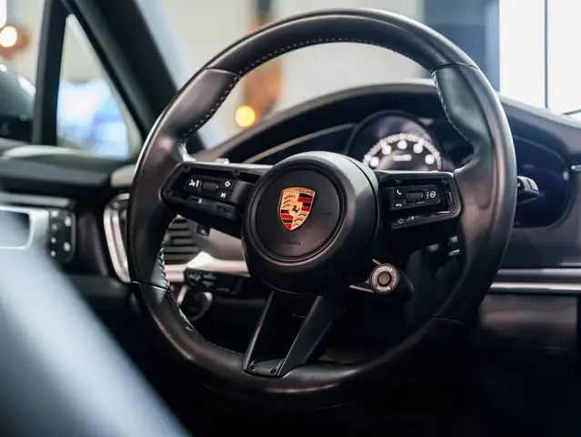 Porsche Panamera view 9