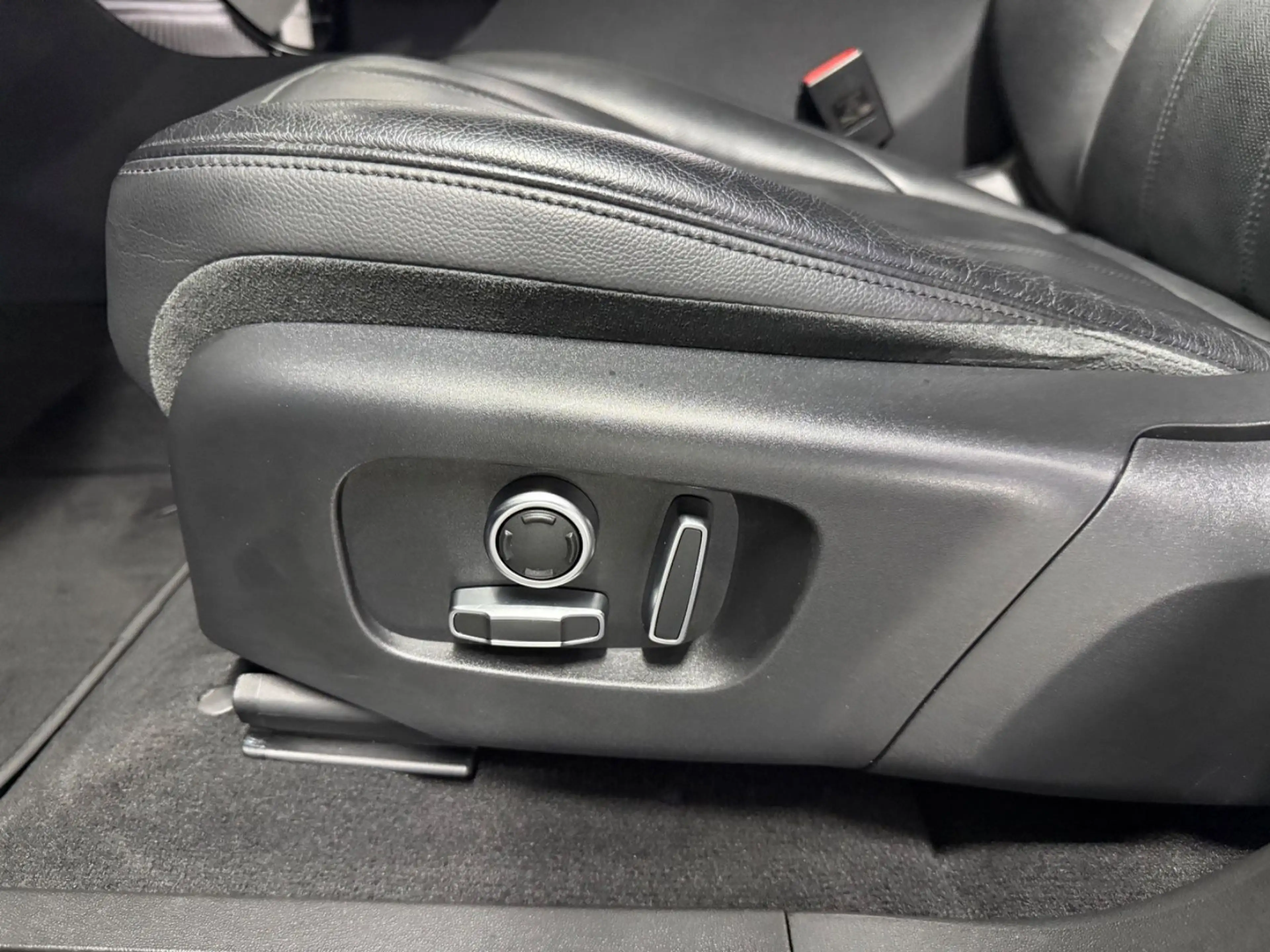 Land Rover Range Rover Evoque R-Dynamic S 360° APP LED — photo 10