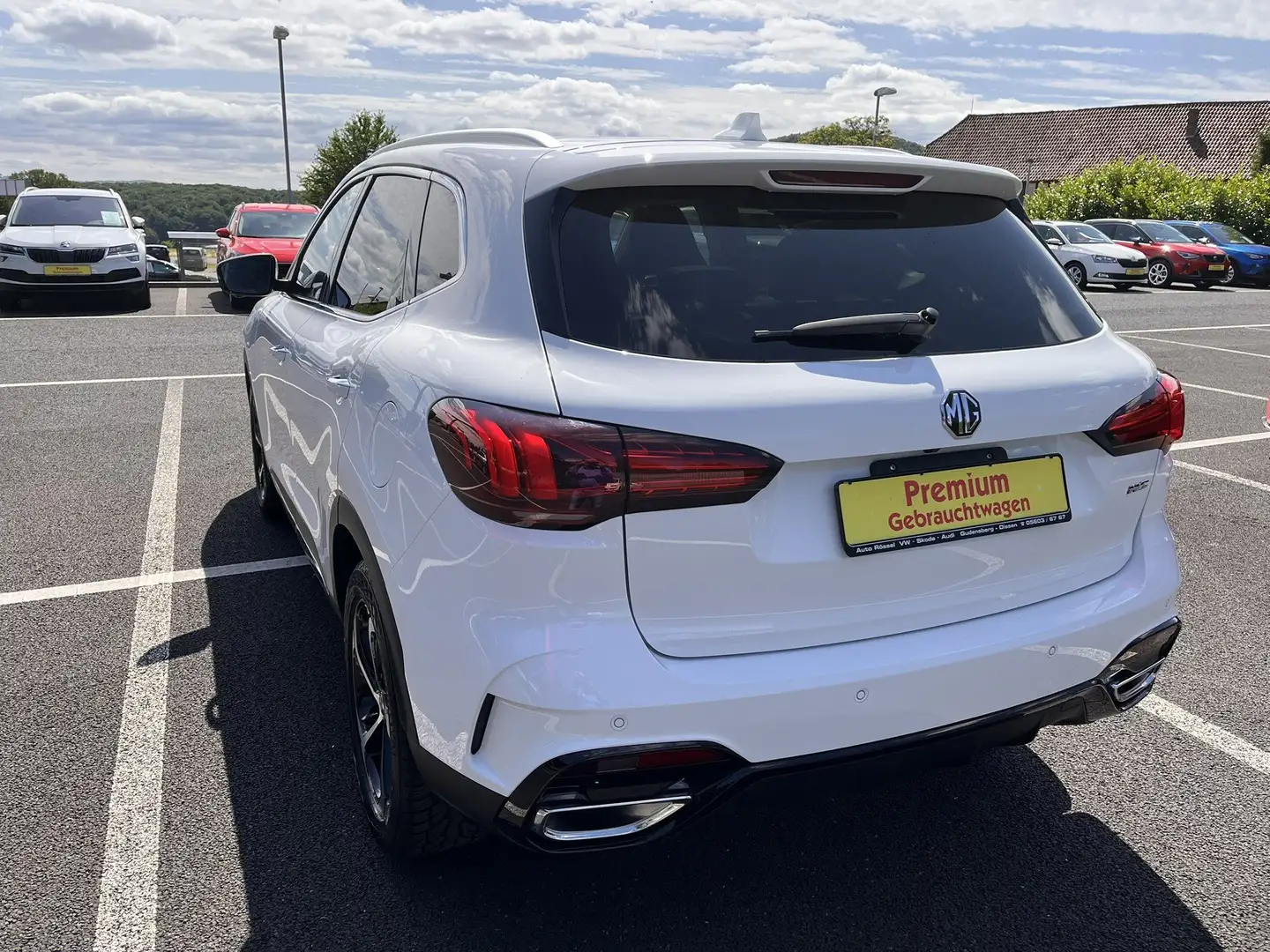 MG HS 1,5 TSI Luxury Automatik LED Navi 18" Alu Weiß - 2