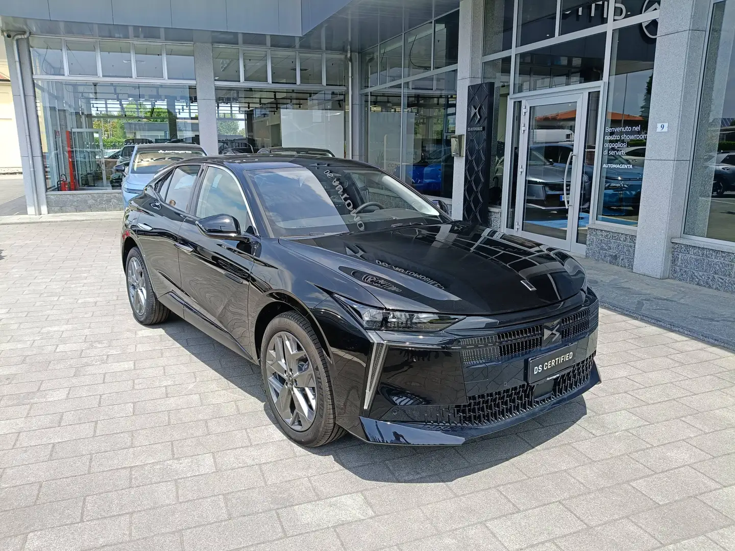 DS Automobiles N°4 Hybrid 145cv Automatico Business Line KM ZERO Schwarz - 1