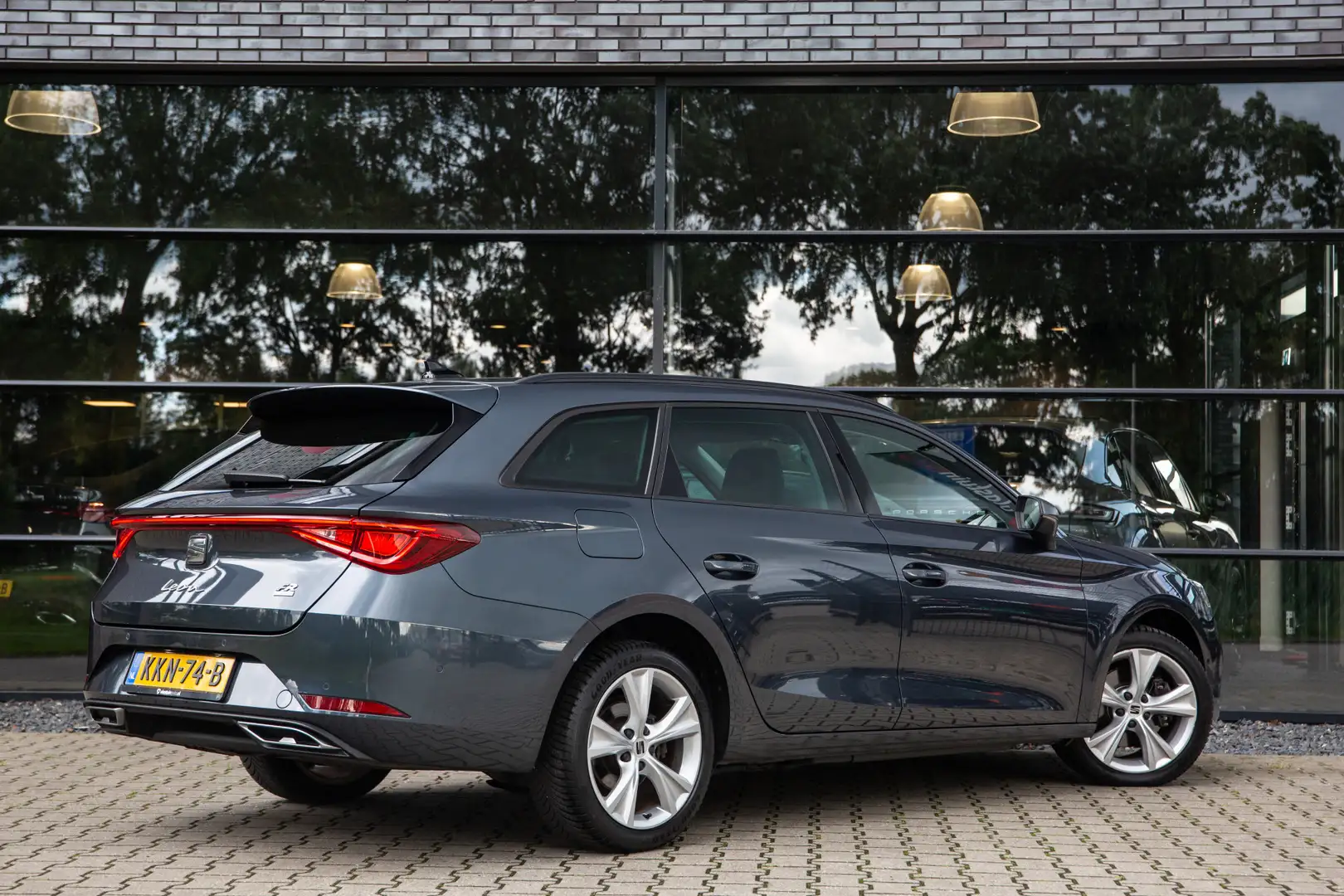 SEAT Leon e-Hybrid Sportstourer 1.4 TSI eHybrid PHEV FR Business Inte Grau - 2