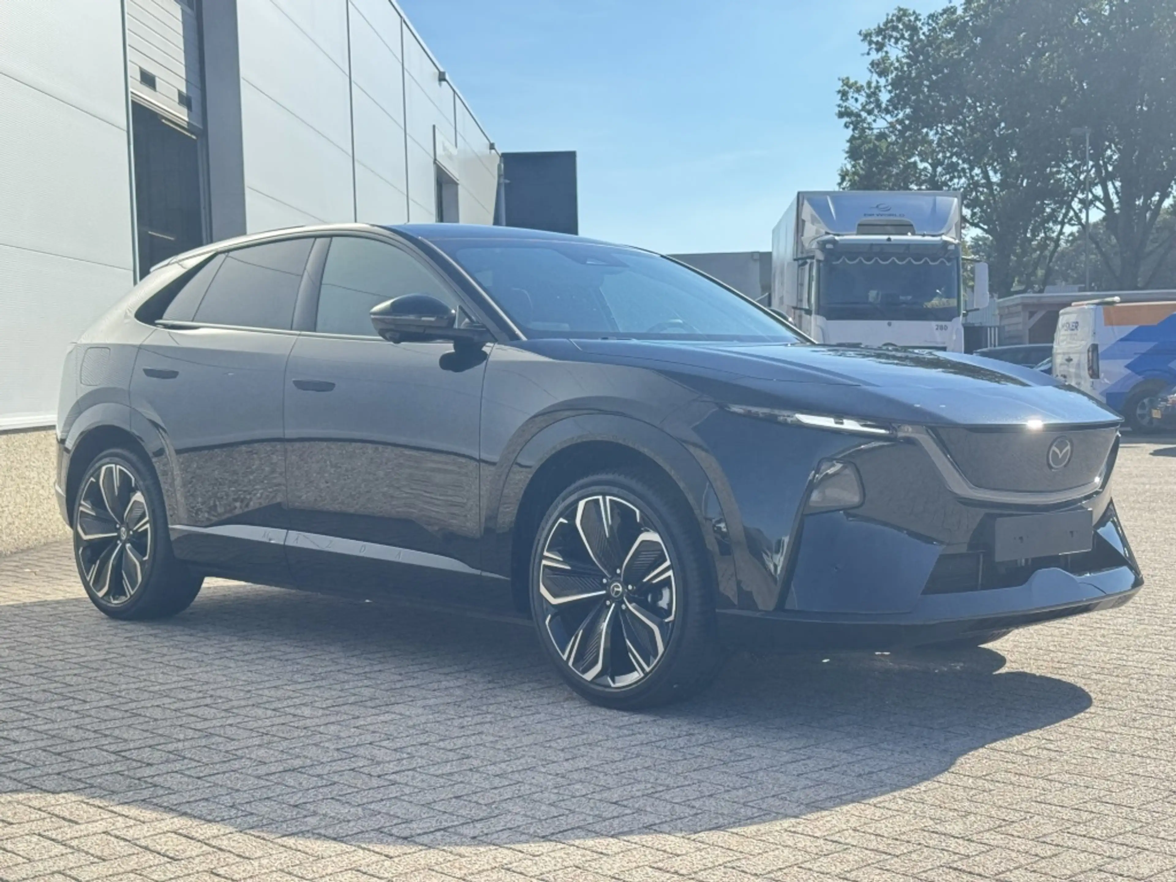 Mazda CX-6e Takumi 78 kWh — photo 2
