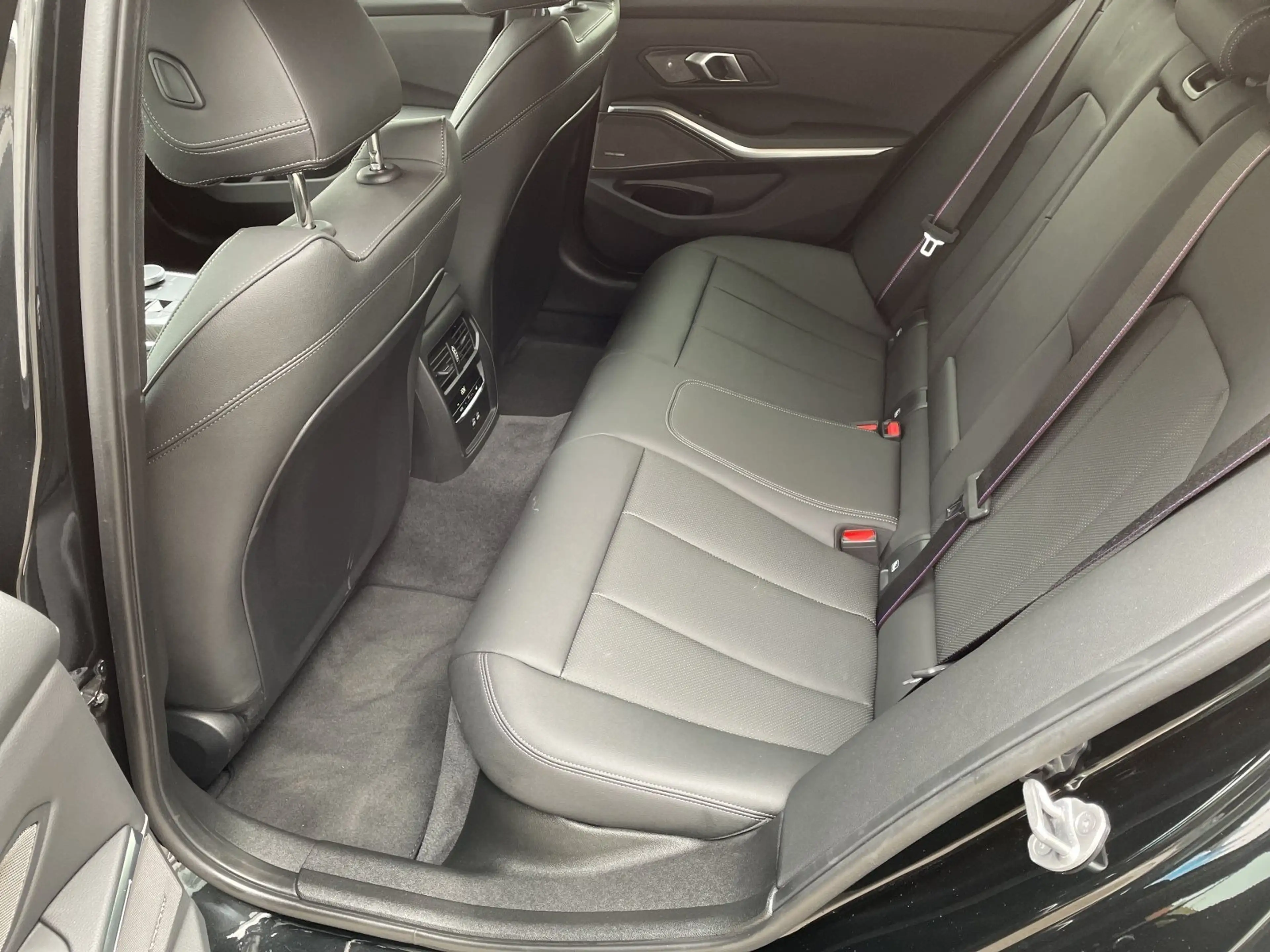 BMW 340 M340d xDrive Touring M Sportpaket Pro-Adaptives M — photo 11