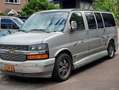 Chevrolet Express Camper van srebrna - thumbnail 1