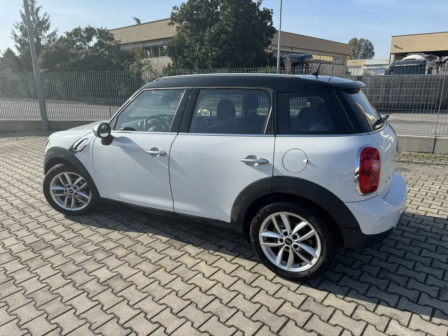 MINI Countryman D Білий - 2