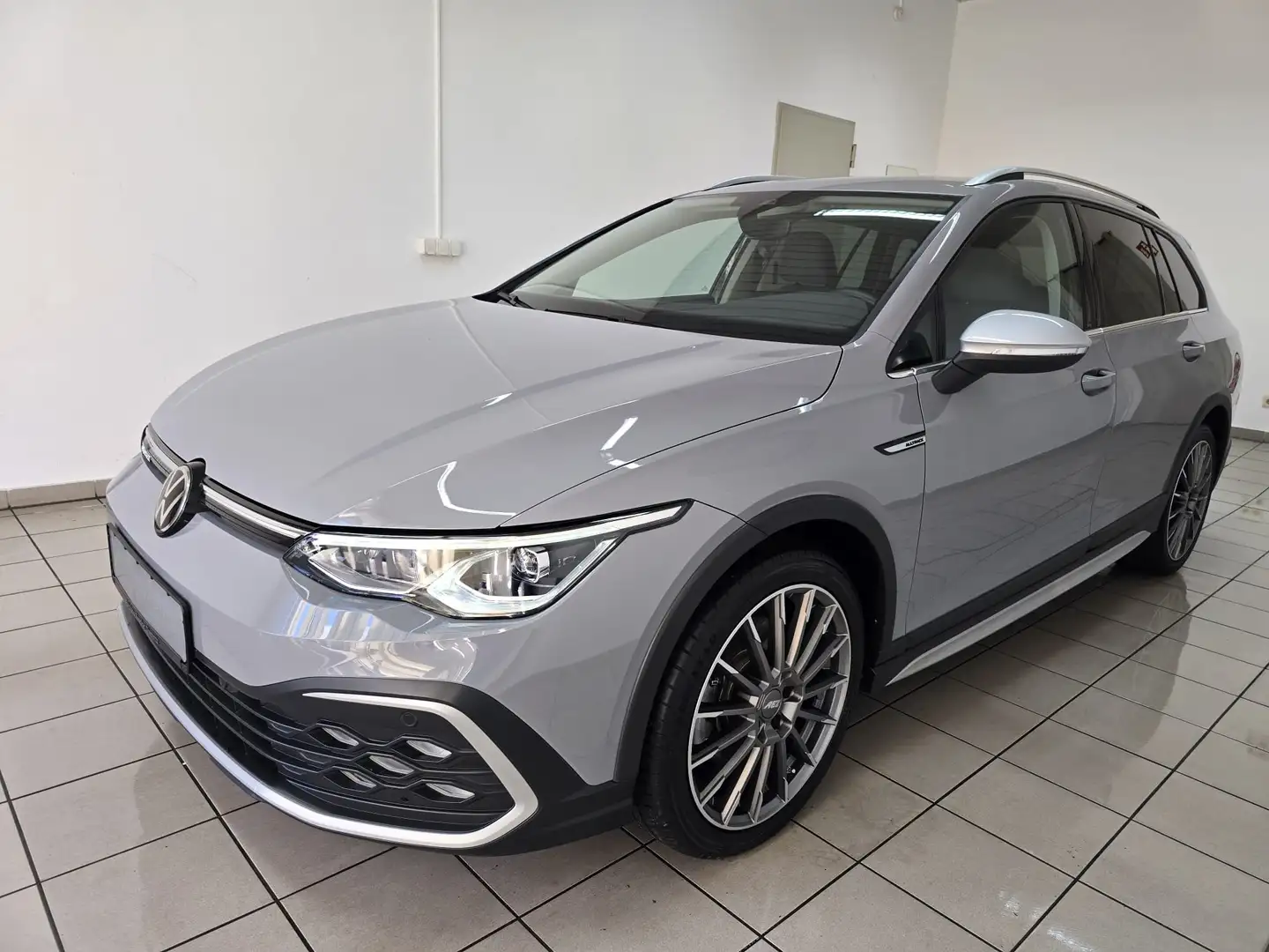Volkswagen Golf Variant VIII Variant Alltrack 2.0 TDI 4M Matrix IQ. Navi Gris - 1