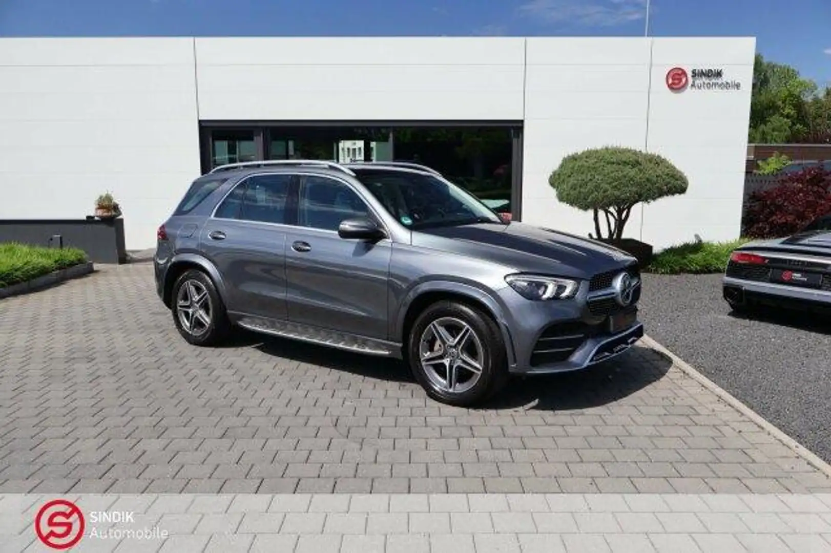 Mercedes-Benz GLE 300 d 4M AMG Line Pano-Airmatic-Distr.-MBUX Grau - 2