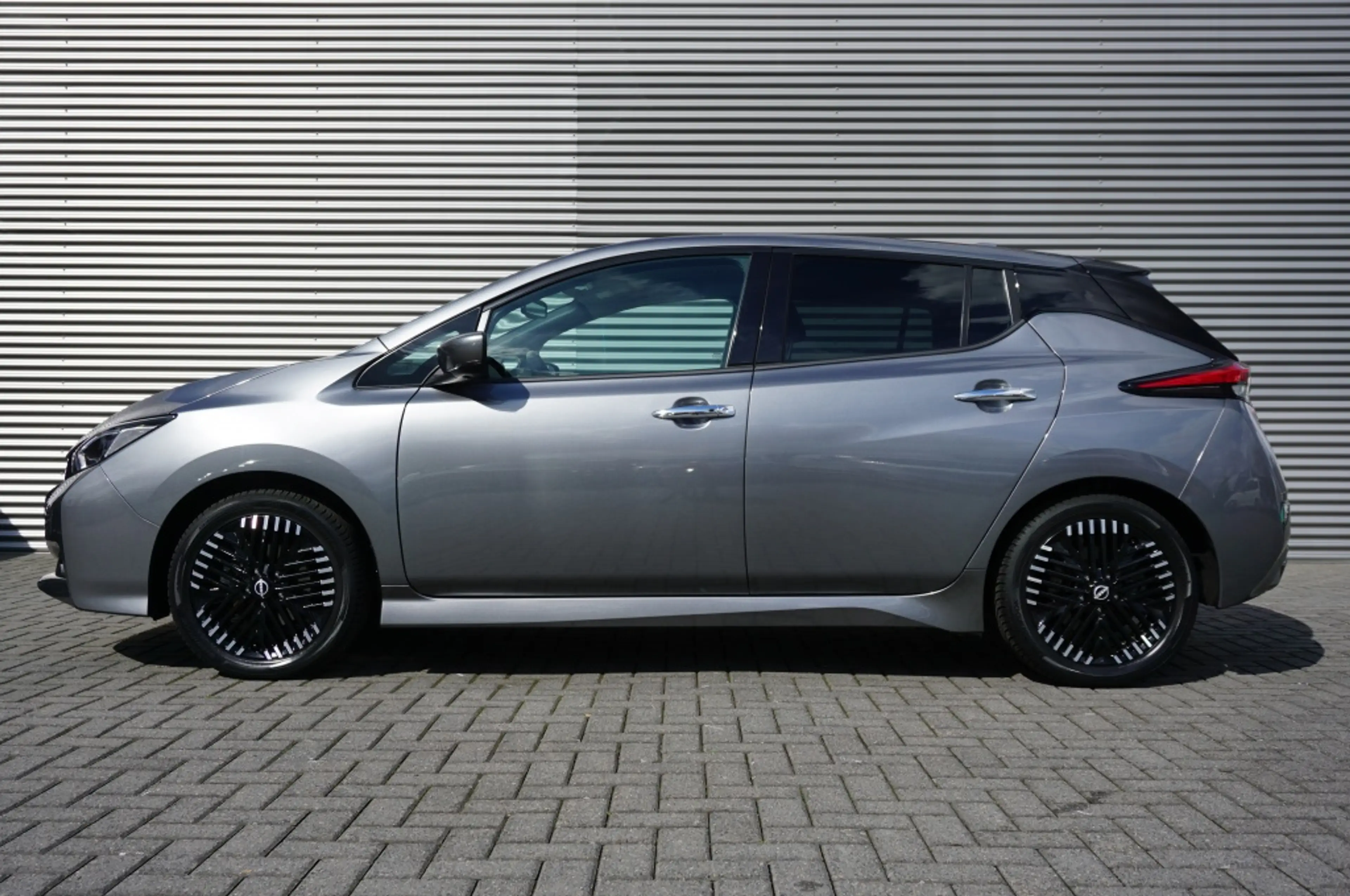 Nissan Leaf N-Connecta 39 kWh — photo 2
