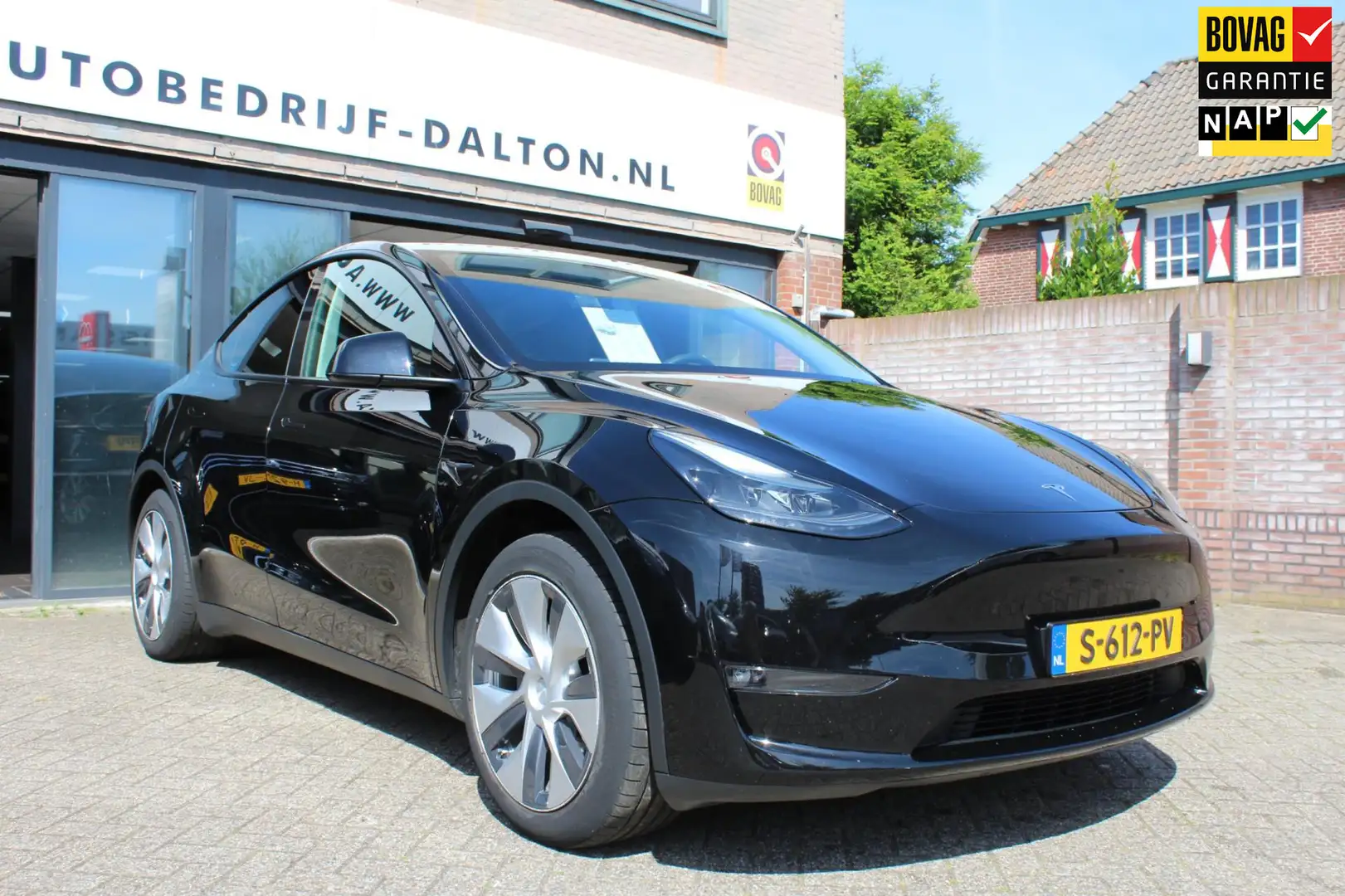 Tesla Model Y Long Range AWD 75 kWh AUTOPILOT/ LEER / PANODAK / Zwart - 1