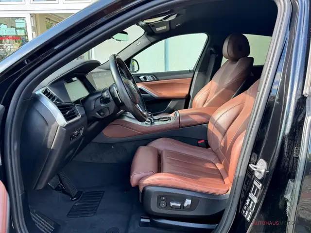 BMW X6 view 10