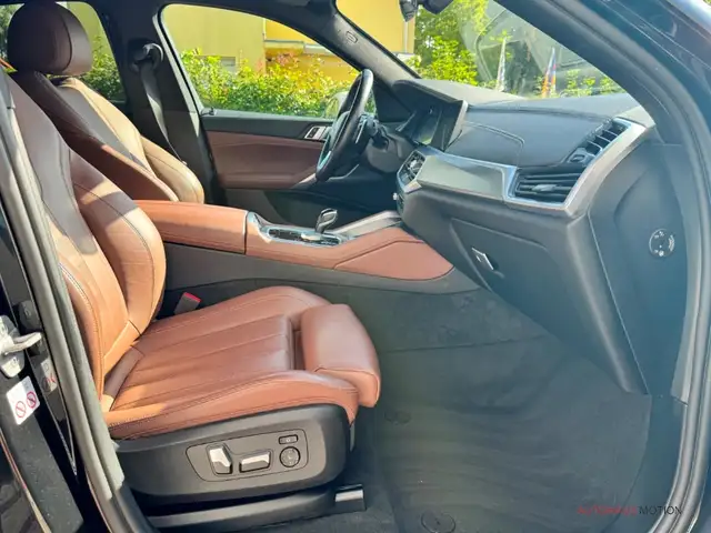 BMW X6 view 15