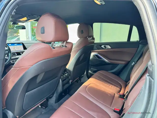 BMW X6 view 11