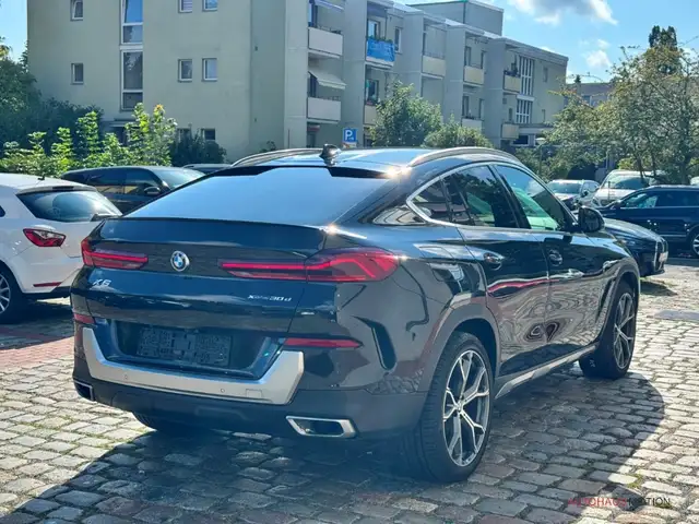 BMW X6 view 5