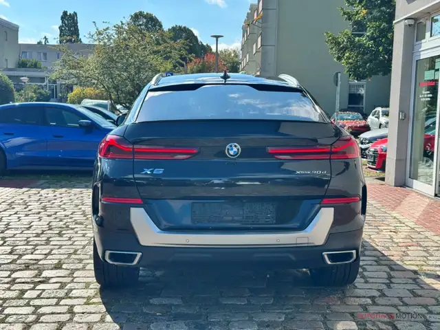 BMW X6 view 6