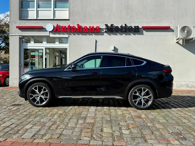 BMW X6 view 8