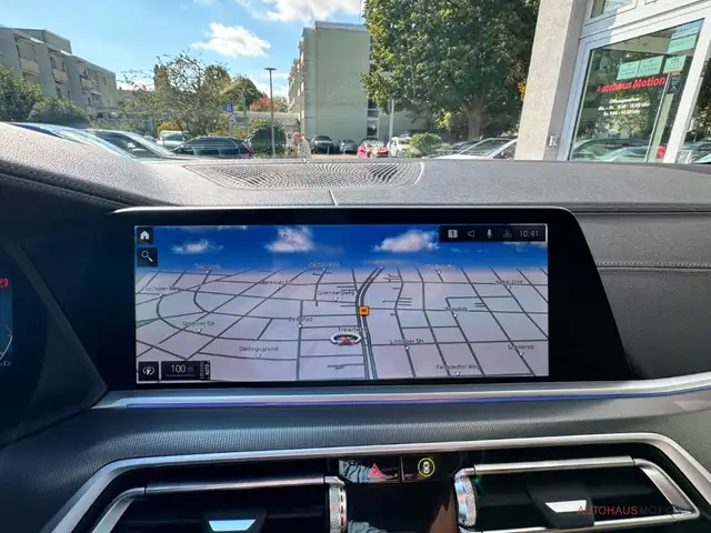 BMW X6 view 24