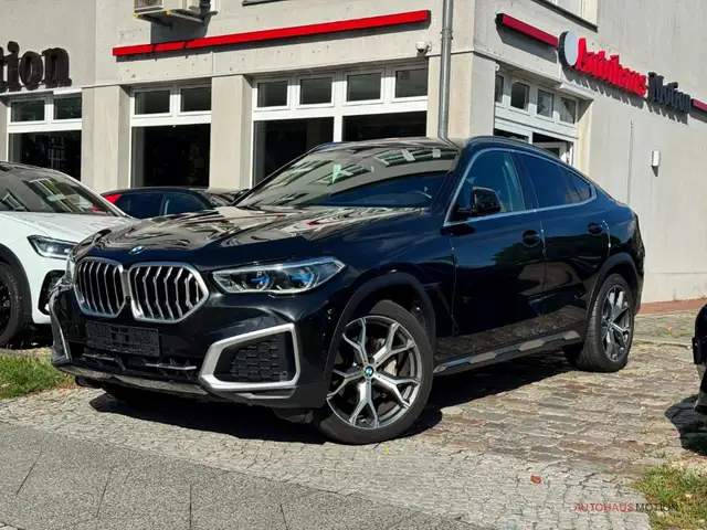 BMW X6 view 2