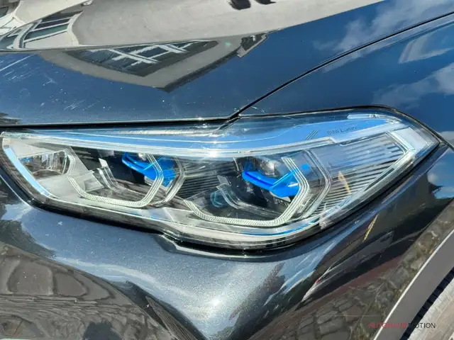 BMW X6 view 17