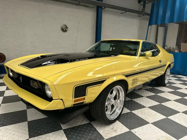 Ford Mustang MACH 1 V8