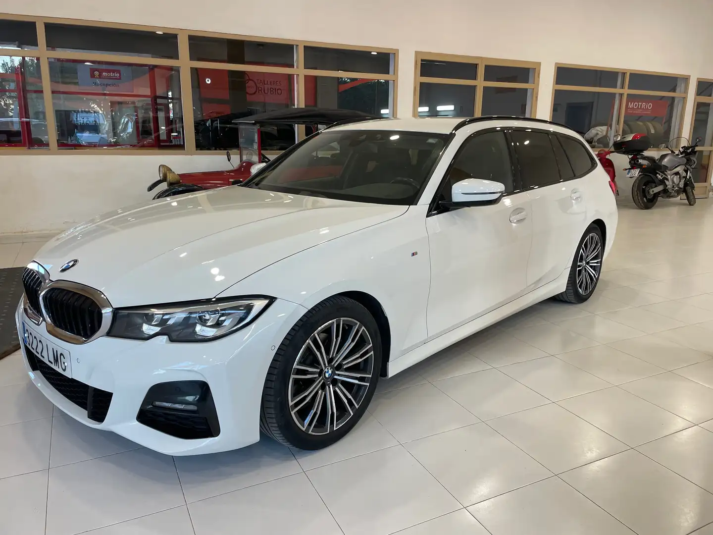 BMW 320 320dA Touring Blanco - 1