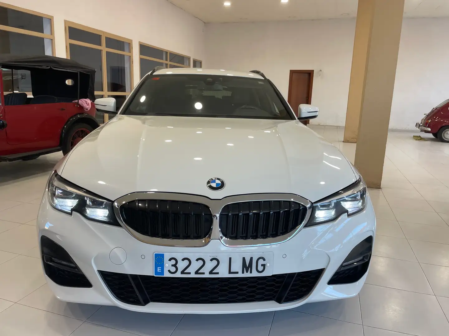 BMW 320 320dA Touring Blanco - 2