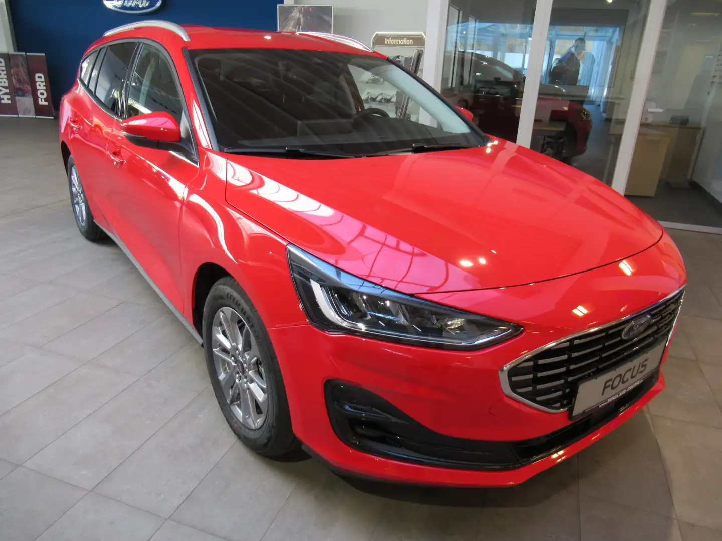 Ford Focus TITANIUM TURNIER 1.0L EB 125PS FGS 5Jahre 50000km Rood - 2