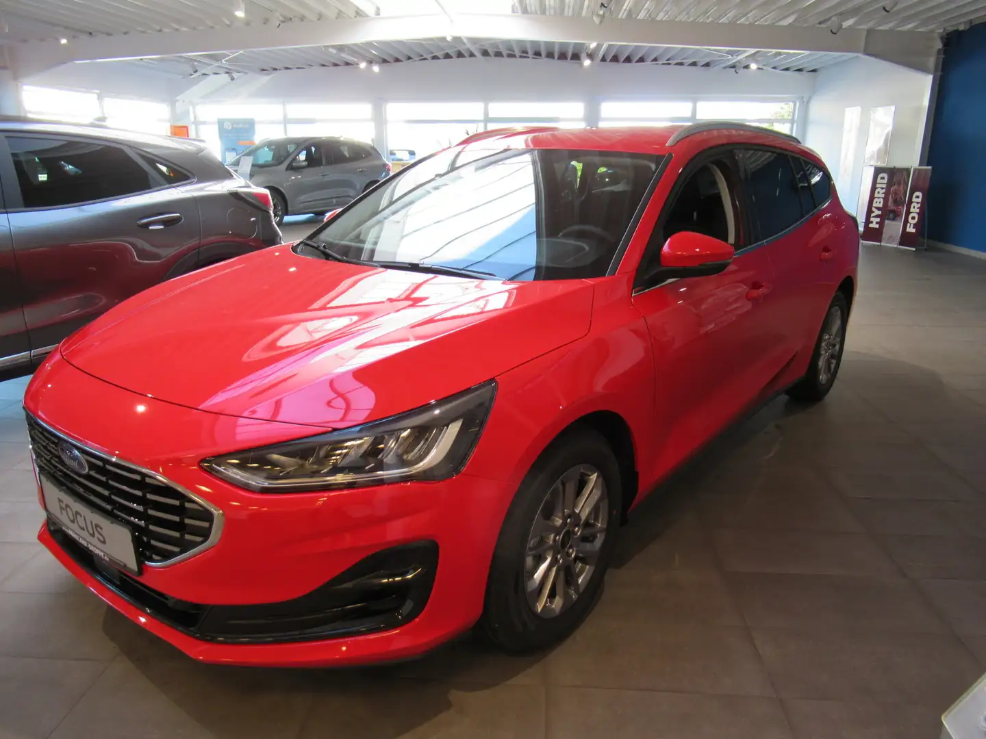 Ford Focus TITANIUM TURNIER 1.0L EB 125PS FGS 5Jahre 50000km Rood - 1