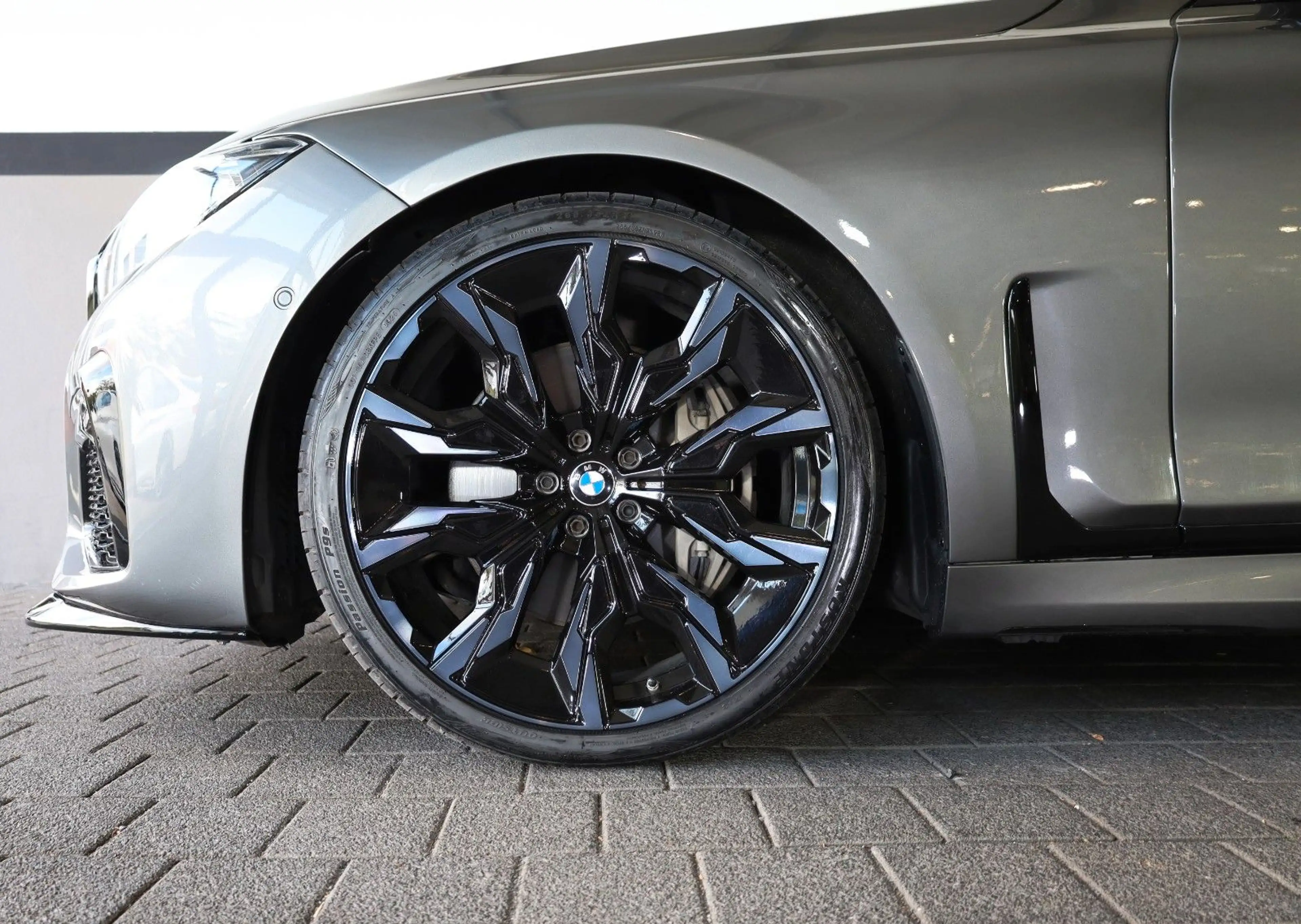 BMW 750 Li xDrive/360*/HUD/MASSAGE/4xSHZ/HK/ACC/R21 — photo 4