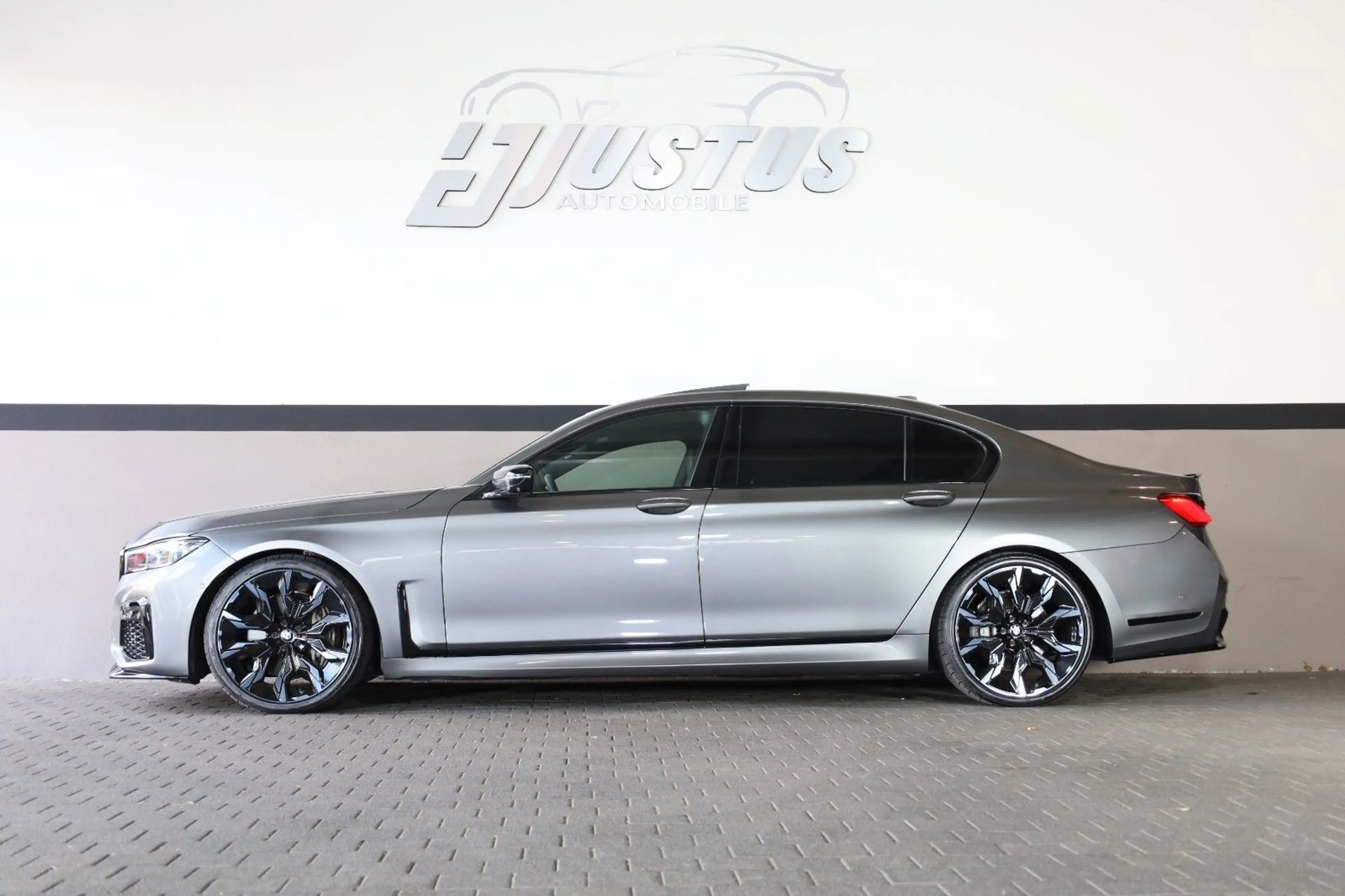BMW 750 Li xDrive/360*/HUD/MASSAGE/4xSHZ/HK/ACC/R21 — photo 3