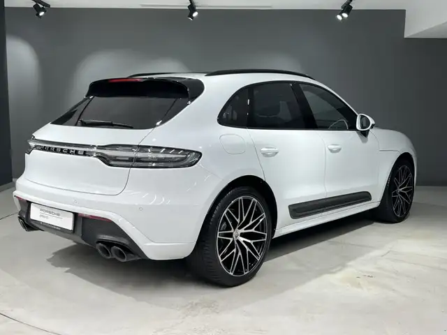 Porsche Macan view 5