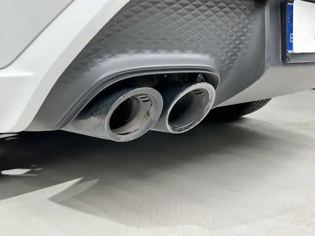 Porsche Macan view 14