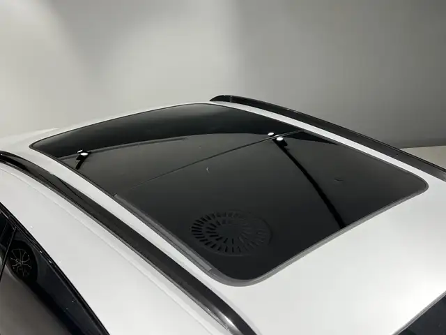Porsche Macan view 10