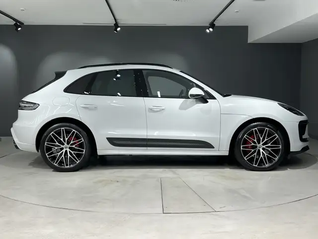 Porsche Macan view 6
