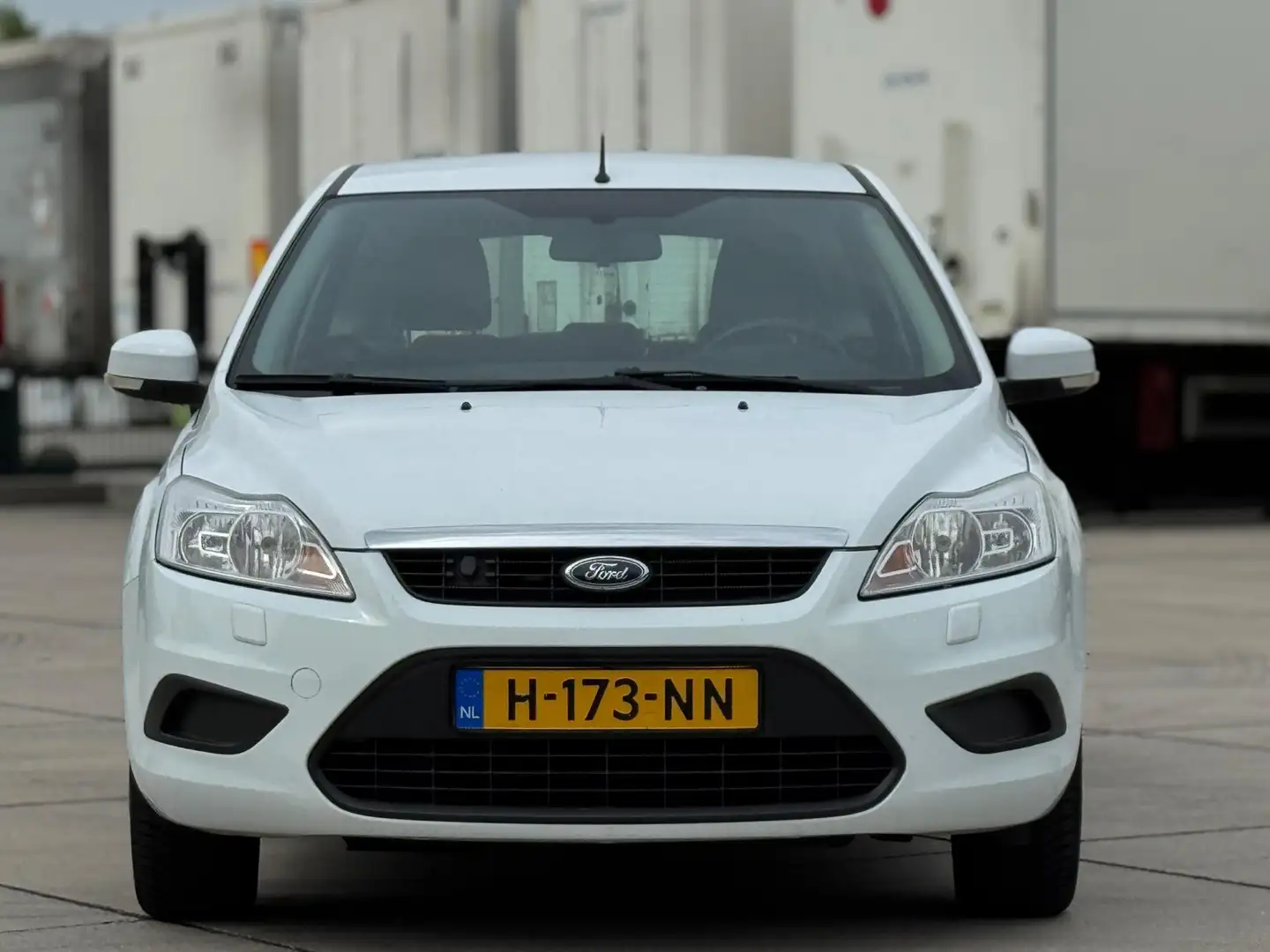 Ford Focus Wagon 1.8 X Road Flexi Fuel | Airco | Stoelverwarm Wit - 2