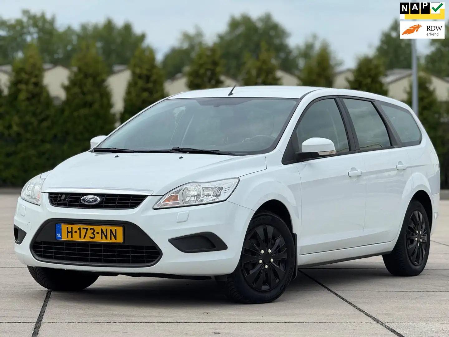 Ford Focus Wagon 1.8 X Road Flexi Fuel | Airco | Stoelverwarm Wit - 1