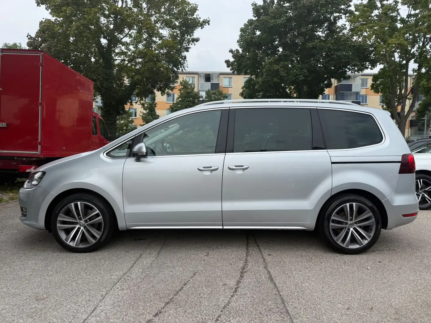 Volkswagen Sharan Highline BMT~Leder~Kam~Pano~Ele.Tür~ACC Silber - 2