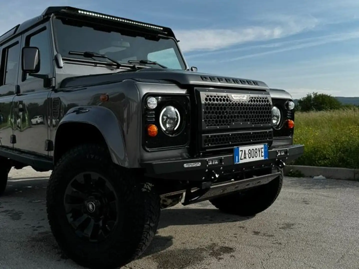 Land Rover Defender Defender 110 2.2 td - 7 posti Grigio - 1