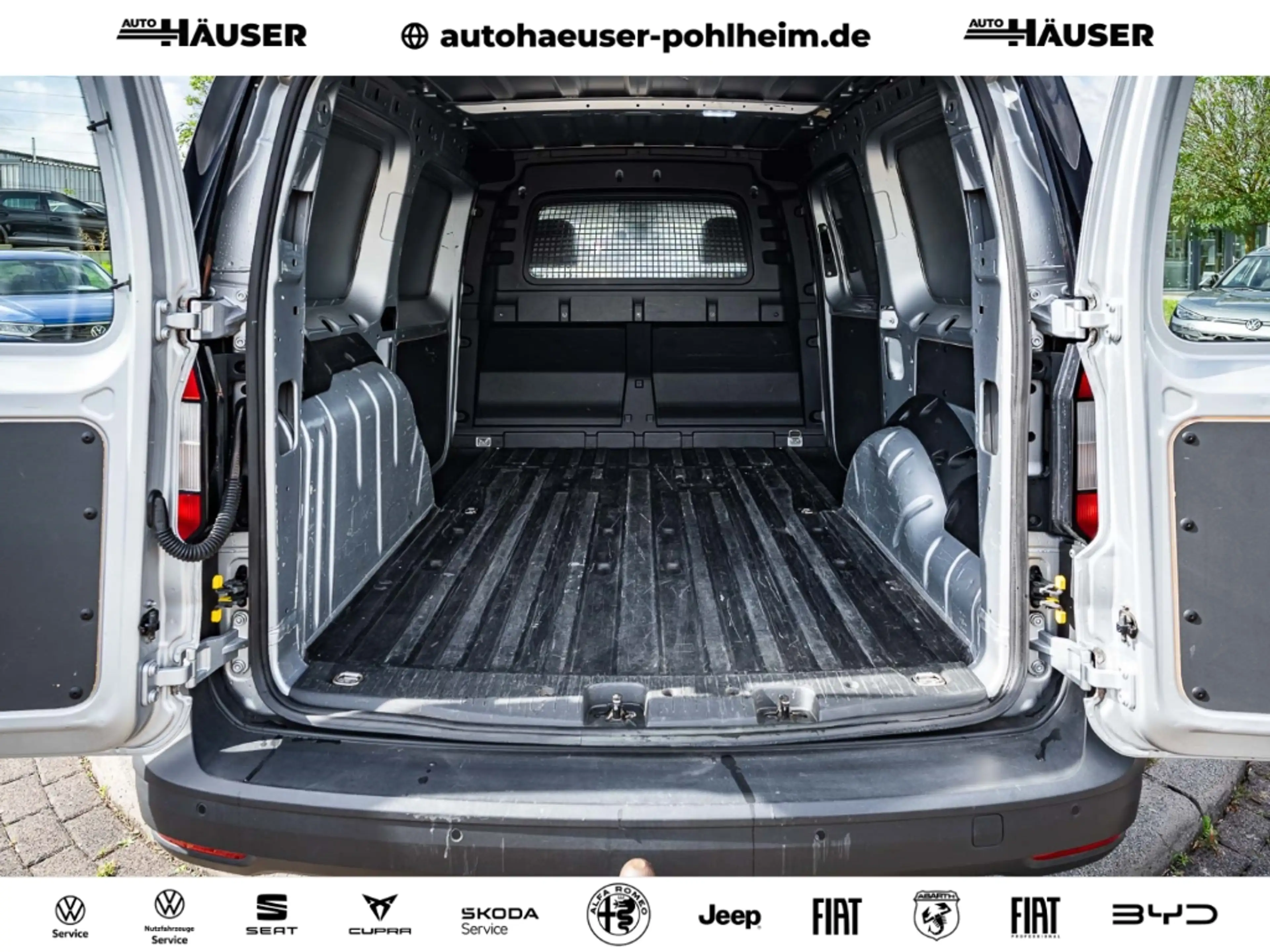 Volkswagen Caddy Maxi Cargo 2.0 TDI AHK NAVI SITZHZG — photo 10