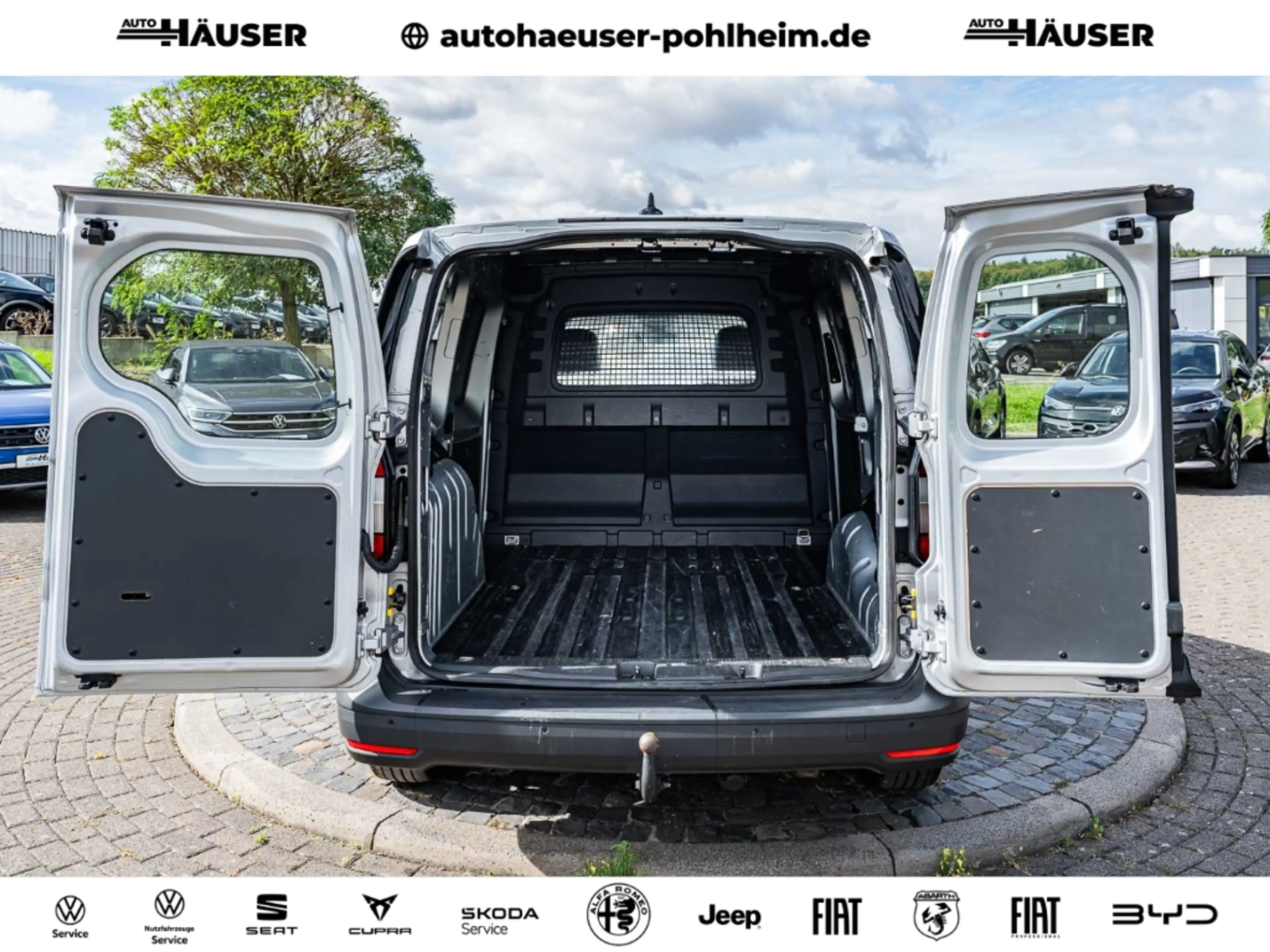 Volkswagen Caddy Maxi Cargo 2.0 TDI AHK NAVI SITZHZG — photo 9