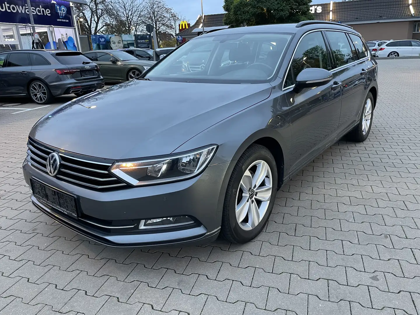 Volkswagen Passat Variant Comfortline BMT Business*Massage*ACC*Top gepflegt! Grau - 1