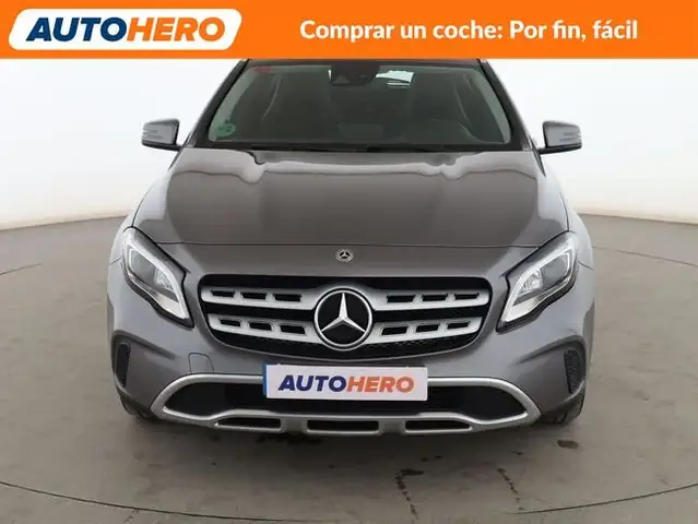 Mercedes-Benz Gla view 9