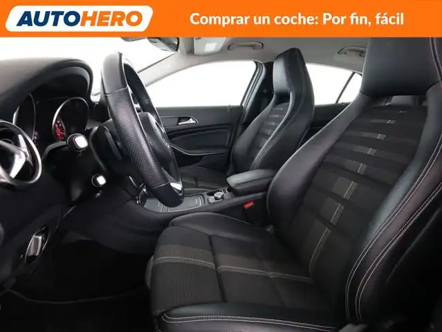 Mercedes-Benz Gla view 11
