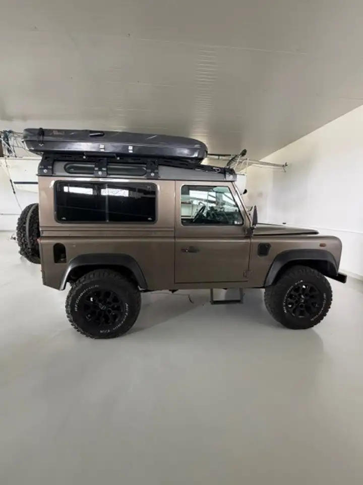 Land Rover Defender 90" Station Wagon 2,5 TD, foto 4
